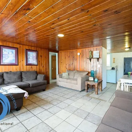 1St Floor Main Street Cottage